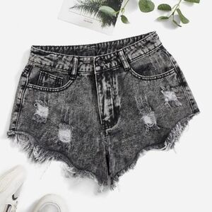 NWOT Shein EZwear Raw Hem Ripped Denim Shorts - Size 4